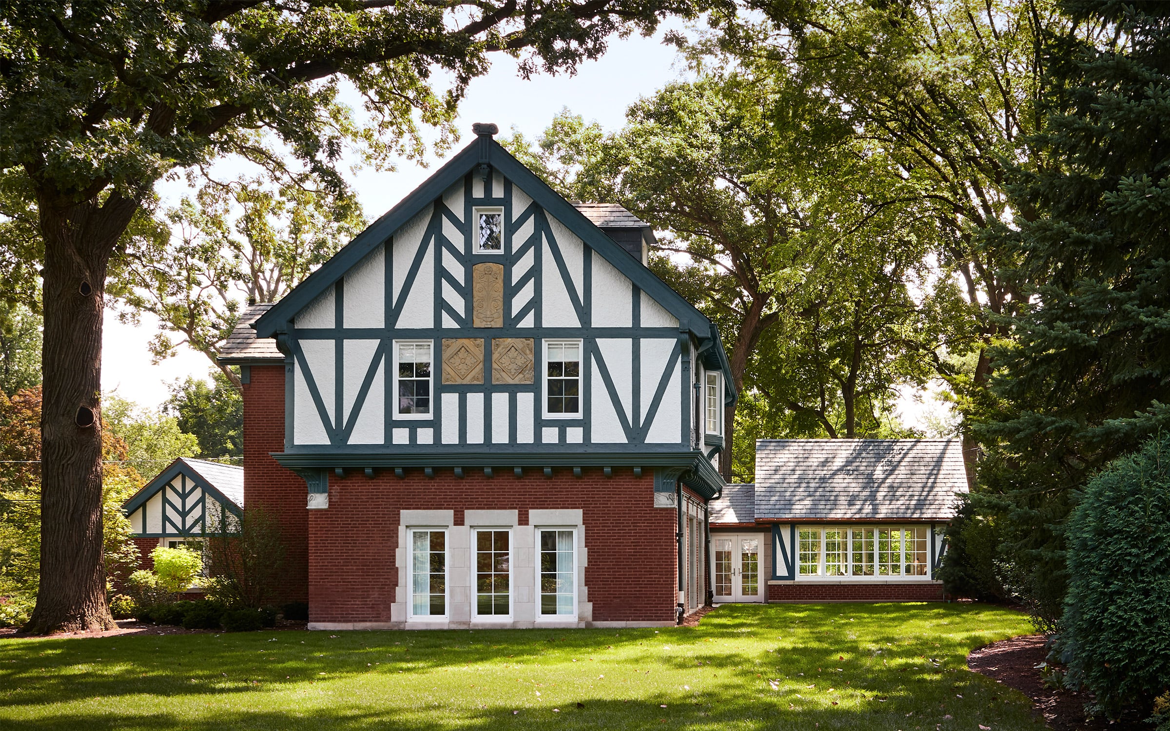 Luxury Residential Construction - Evanston Weibolt Carriage House exterior