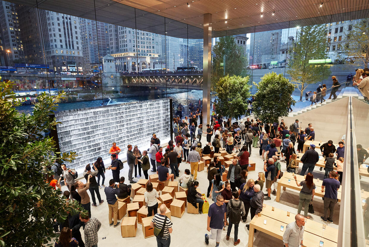 Apple Michigan Avenue Chicago Store Opens as New Flagship