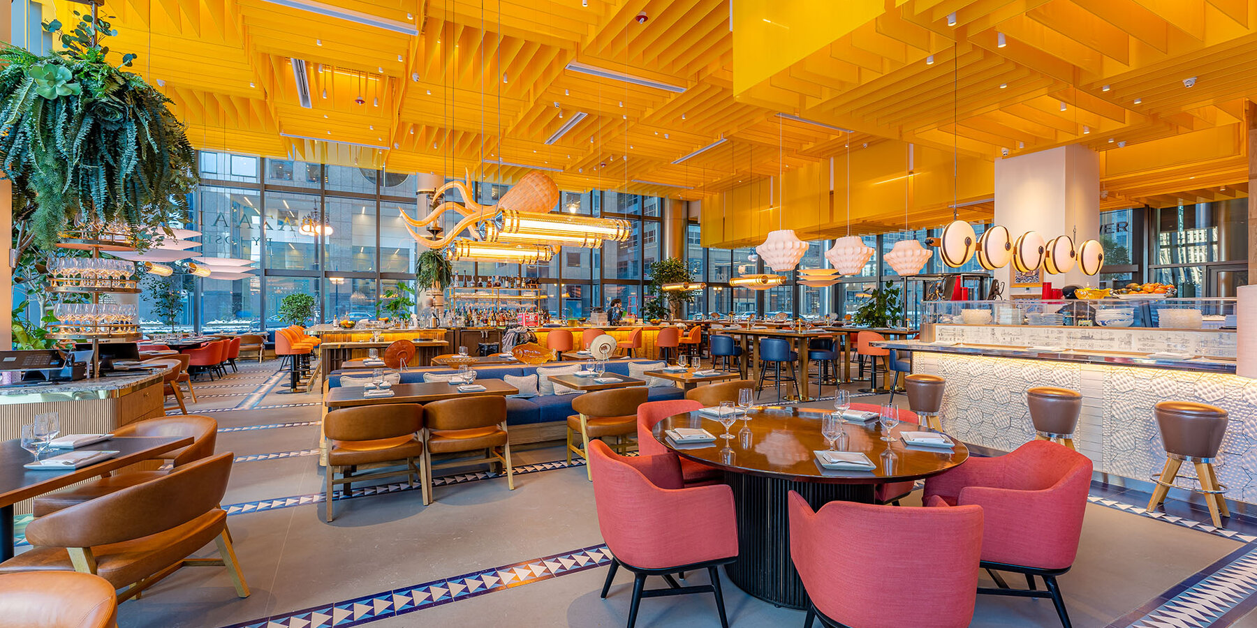 LUXURY RESTAURANT CONSTRUCTION CHICAGO - THINK FOOD GROUP BAR MAR DINING AREA