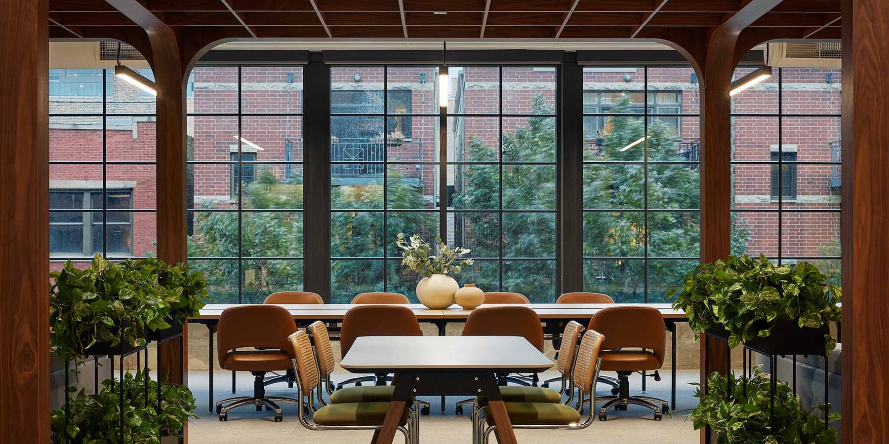 1045 W Fulton Spec Suite