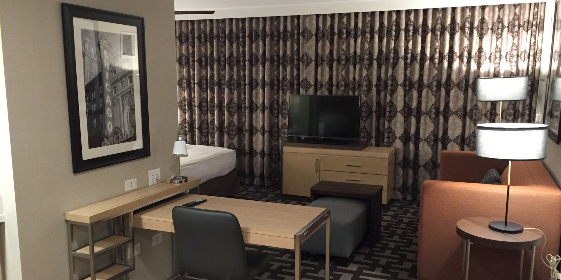 Hotel Construction Chicago - Hampton Inn & Homewood Suites guest suite with kitchen and desk