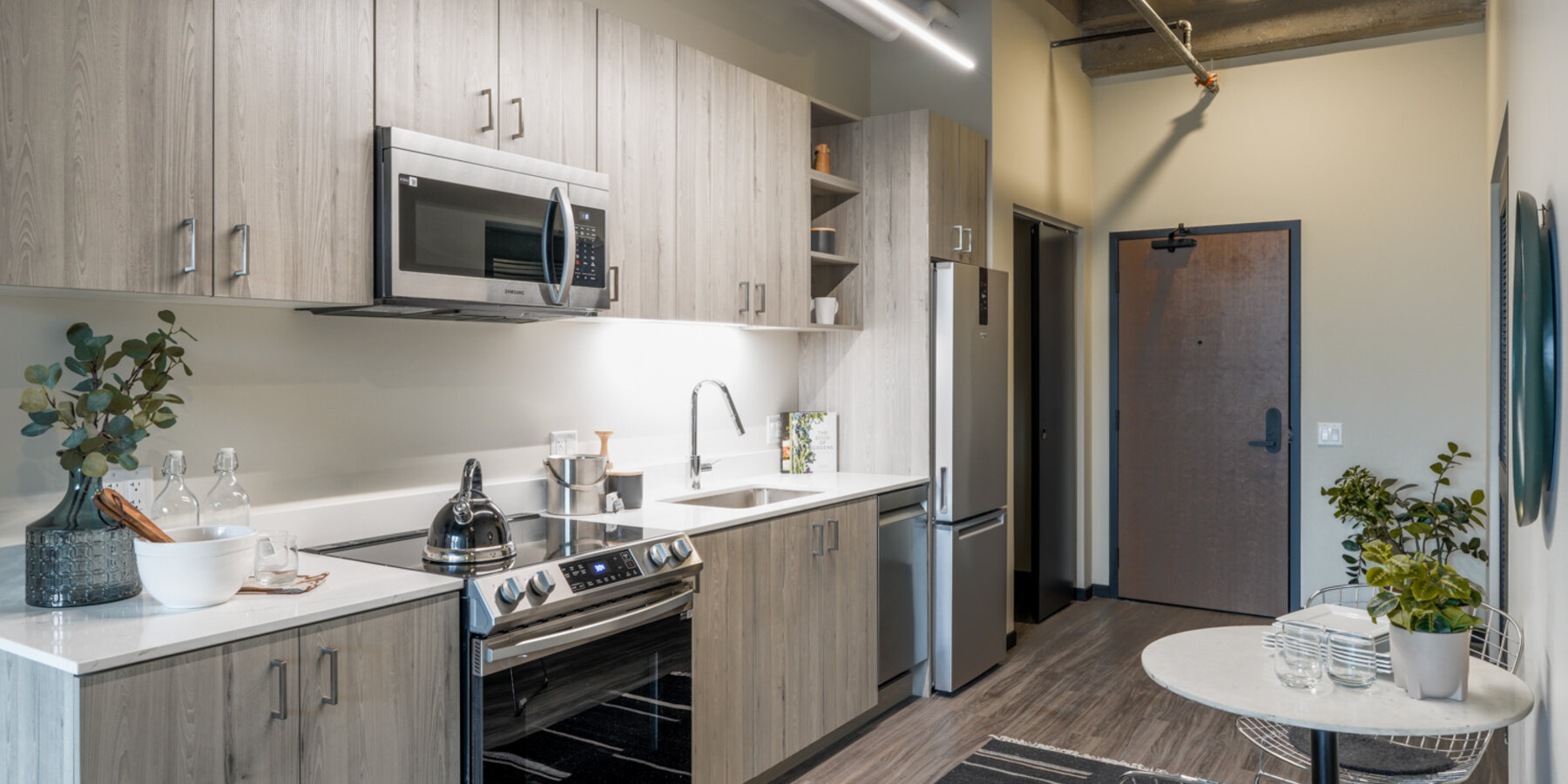 Interior of 2032 N Clybourn