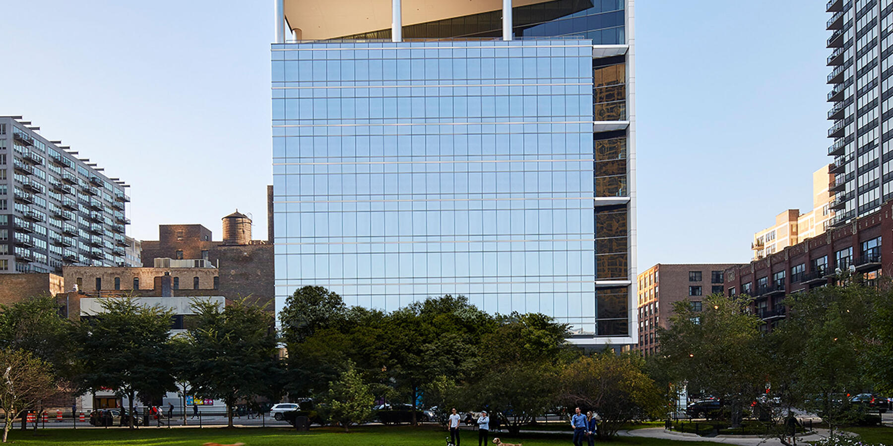 LEED Certified Office Construction Chicago - 625 W Adams exterior full building view