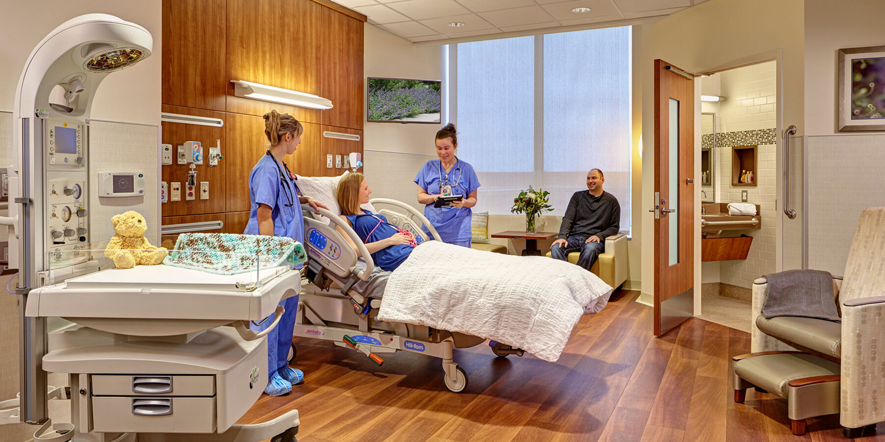 Medical and Healthcare Construction - Advocate Christ Hospital patient room with crib