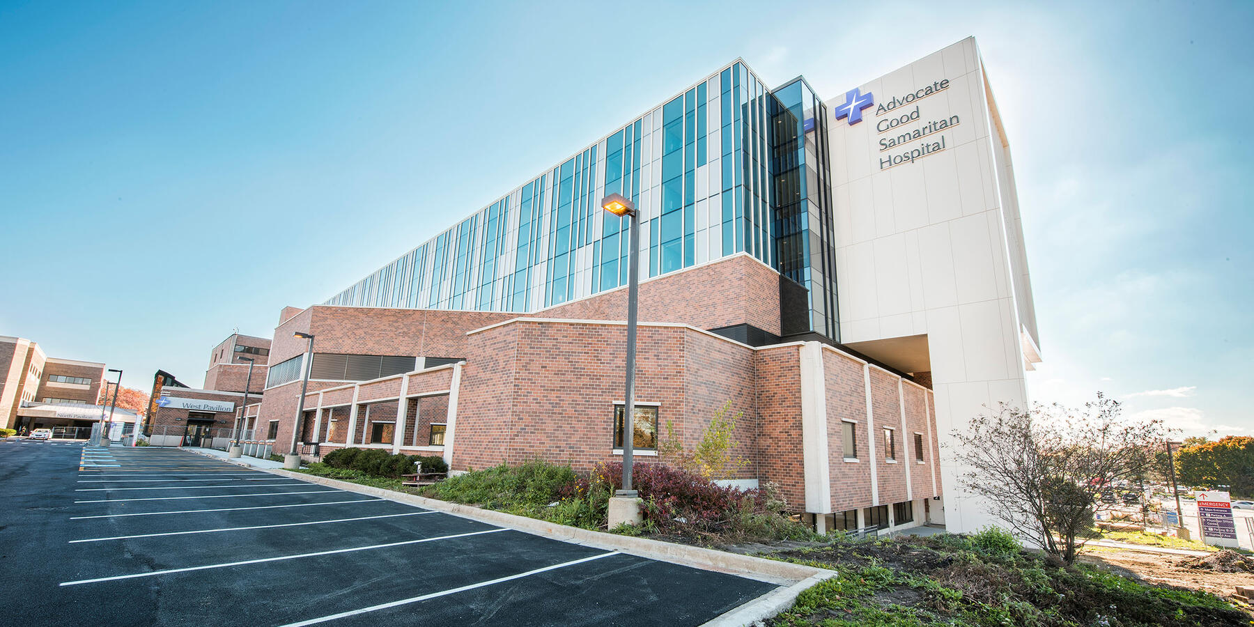 Chicago Hospital Construction - Advocate Good Samaritan exterior with Agsh Tower
