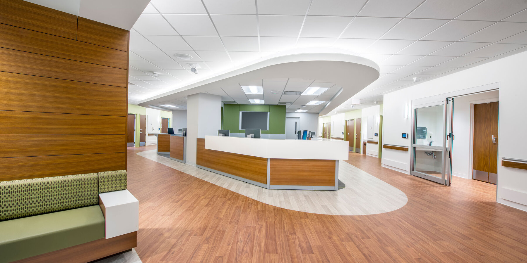 Chicago Hospital Construction - Advocate Good Samaritan nurse's station