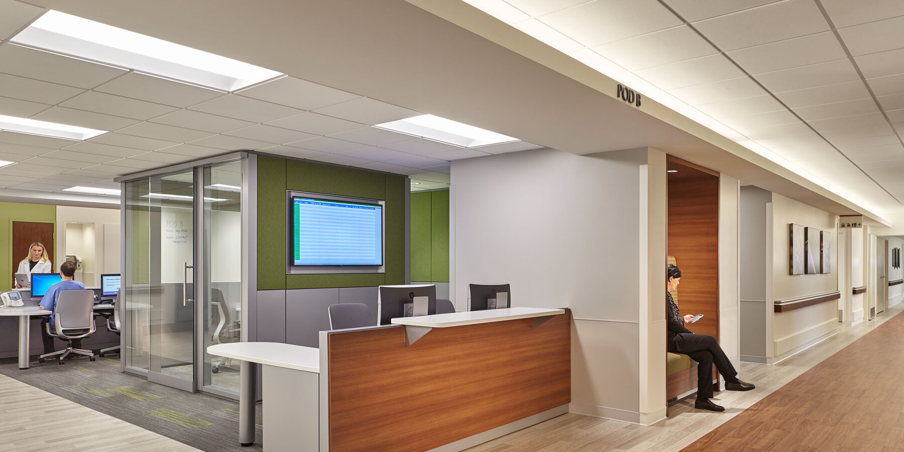 Chicago Hospital Construction - Advocate Good Samaritan nurse's station