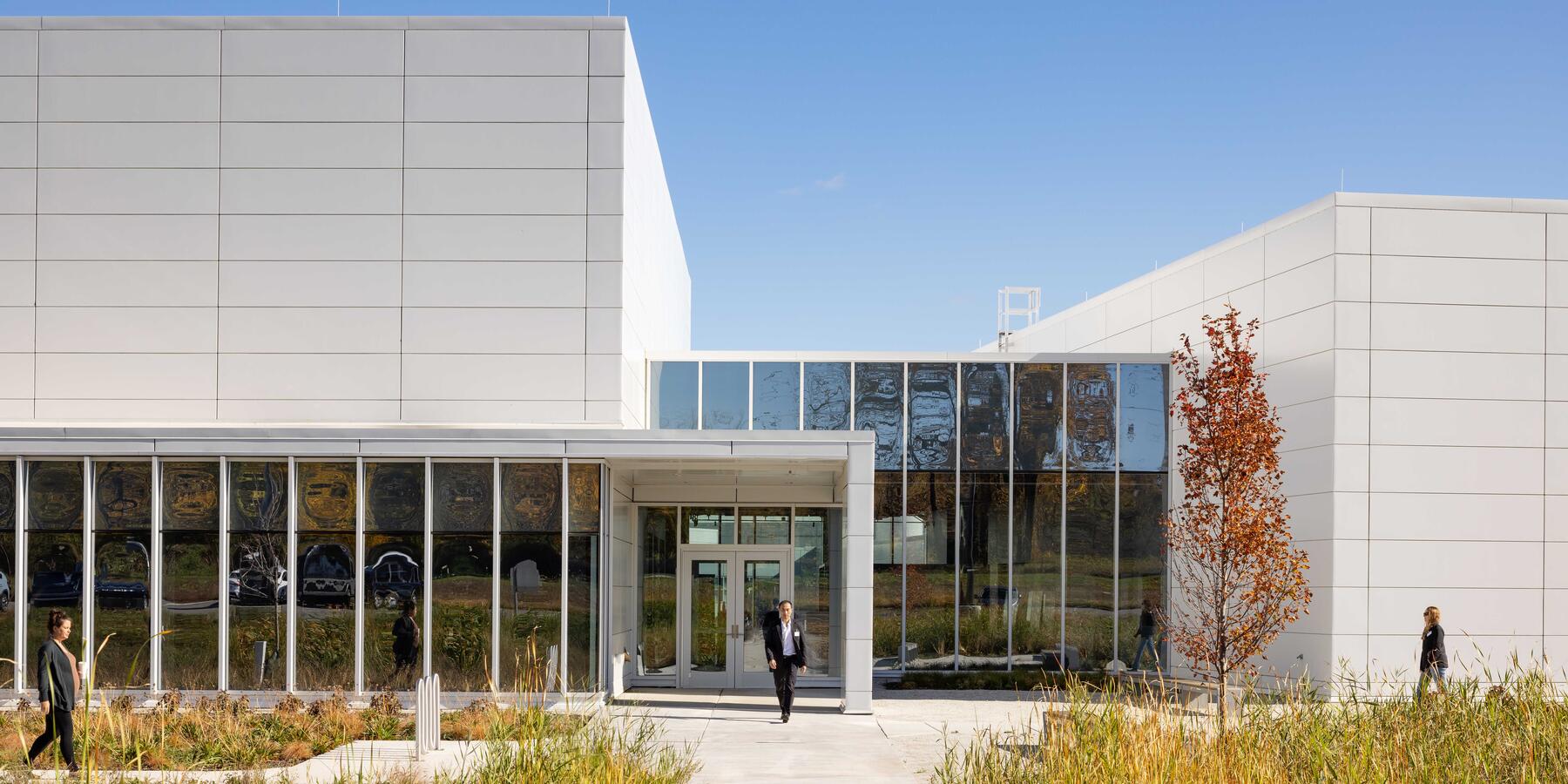 Argonne Long Beam Facility 