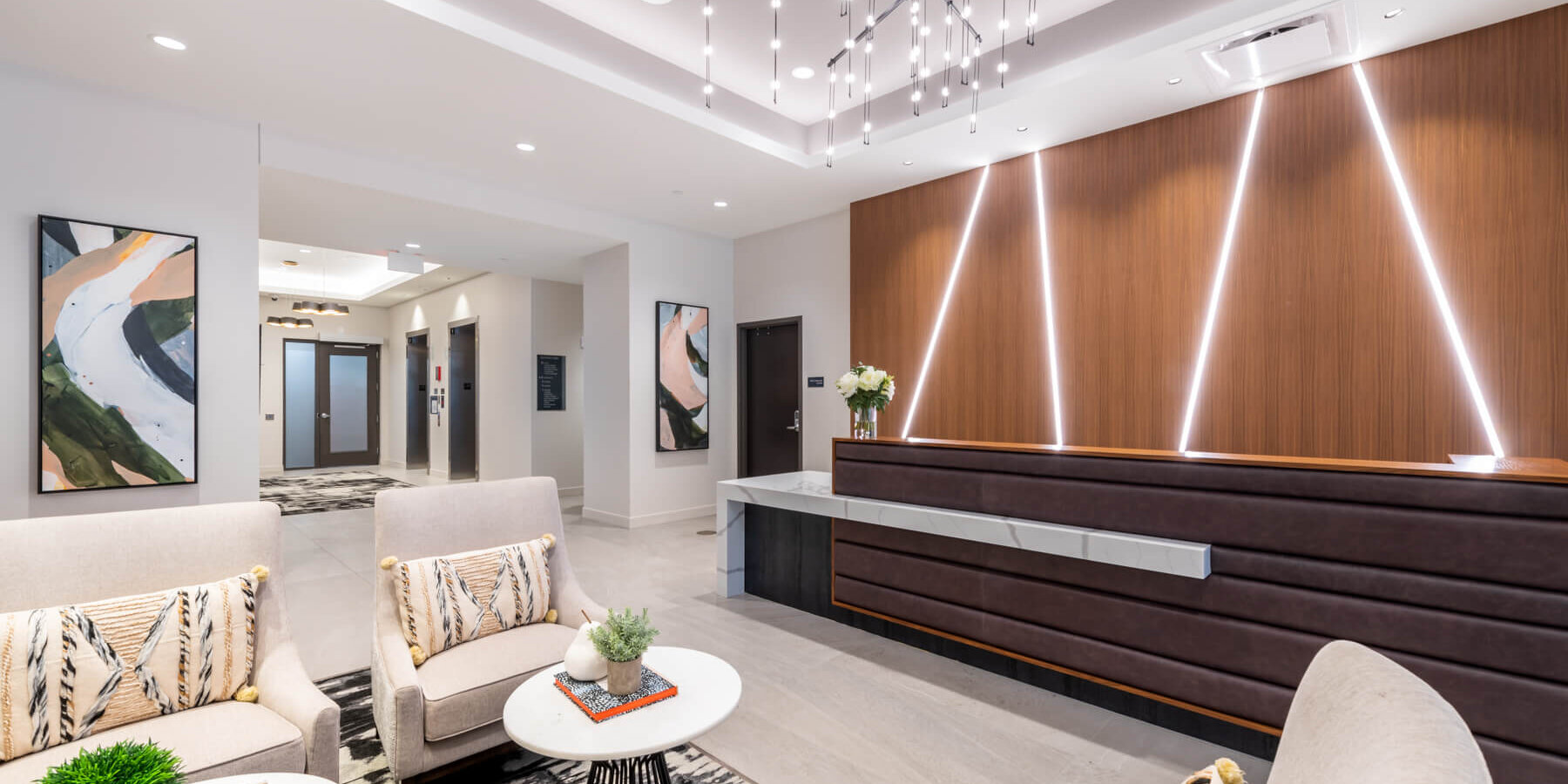 Senior Living Construction Chicago - Avidor Evanston reception and lobby seating