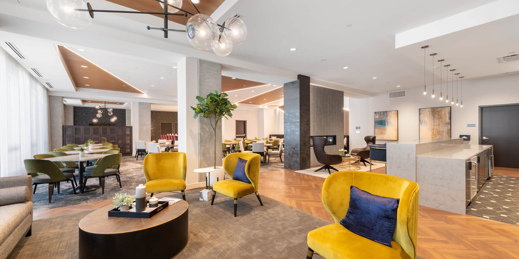 Senior Living Construction Chicago - Avidor Evanston lobby seating