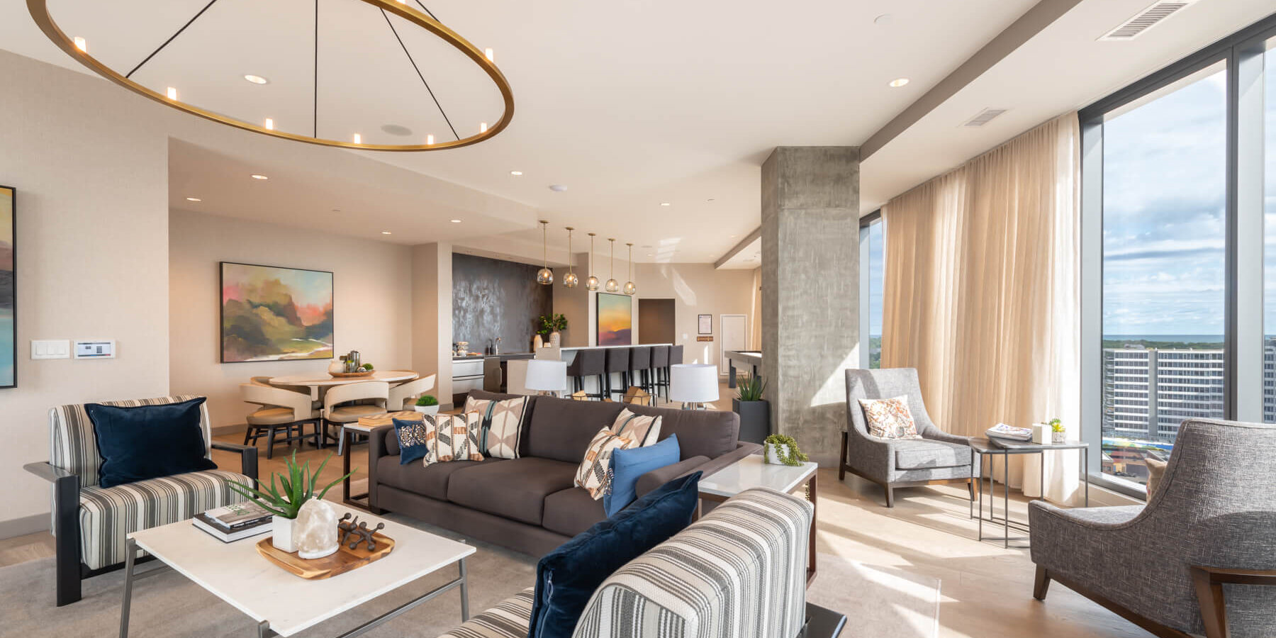 Senior Living Construction Chicago - Avidor Evanston resident lounge area