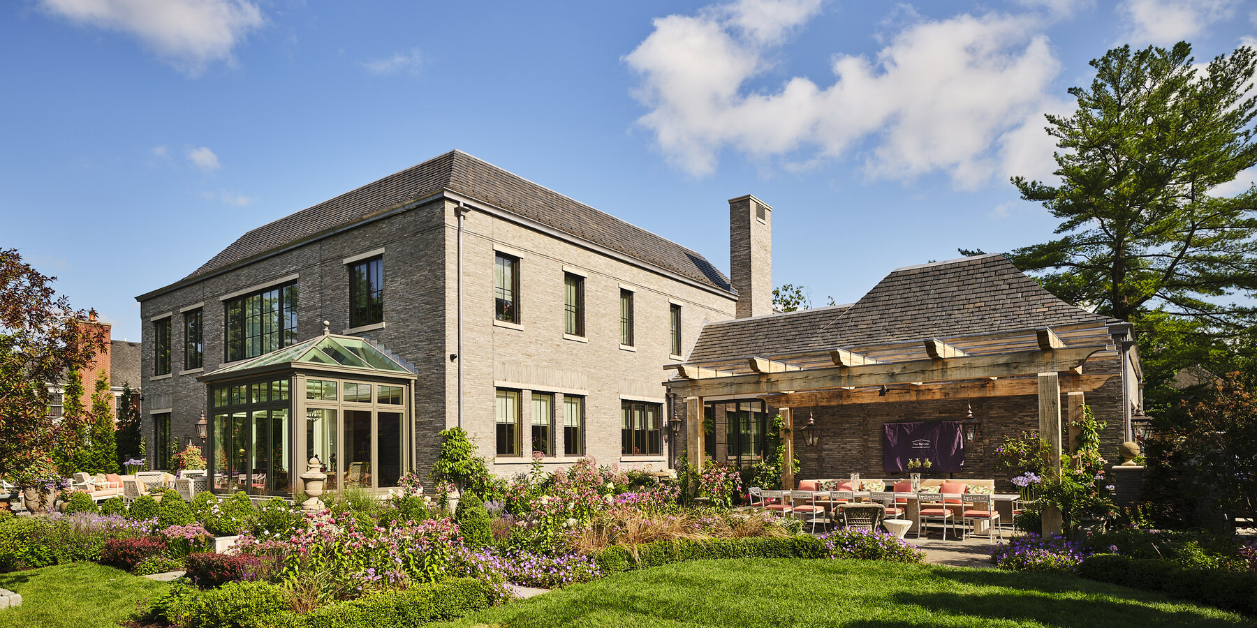 LRG - Elmhurst Residence