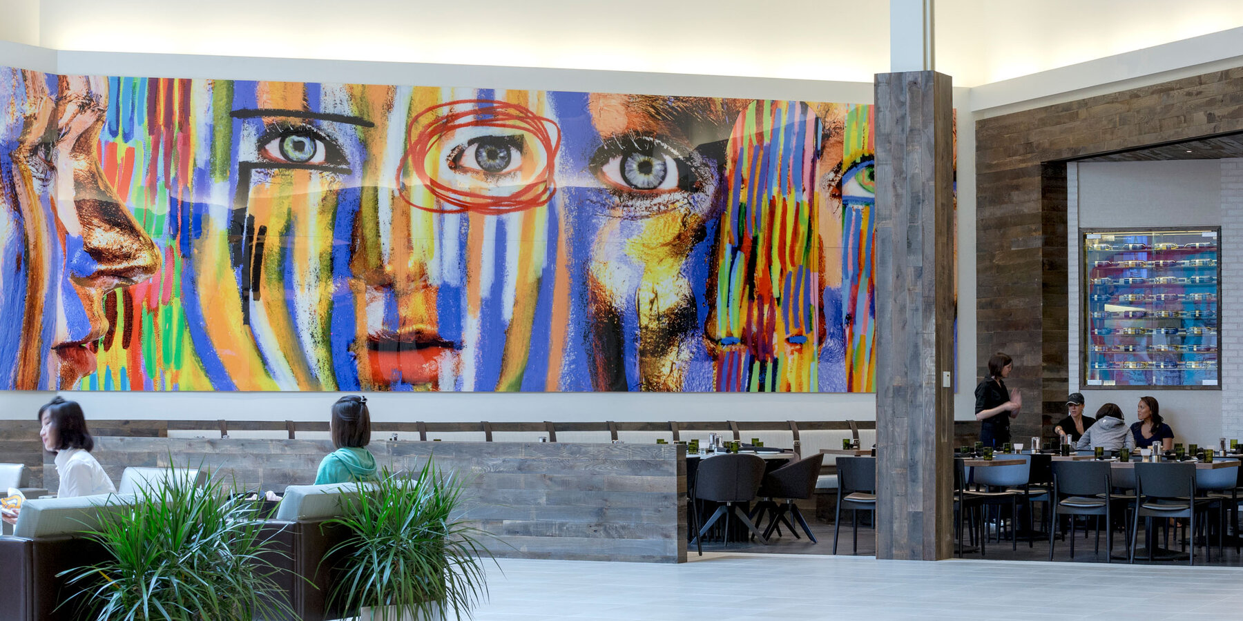 Retail & Mall Construction Company - Fashion Outlets Chicago atrium seating