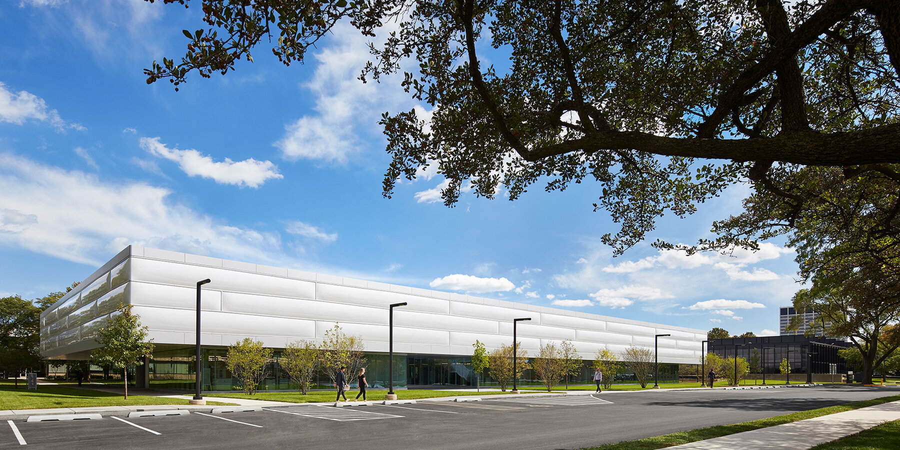 Education construction - IIT Ed Kaplan Institute exterior