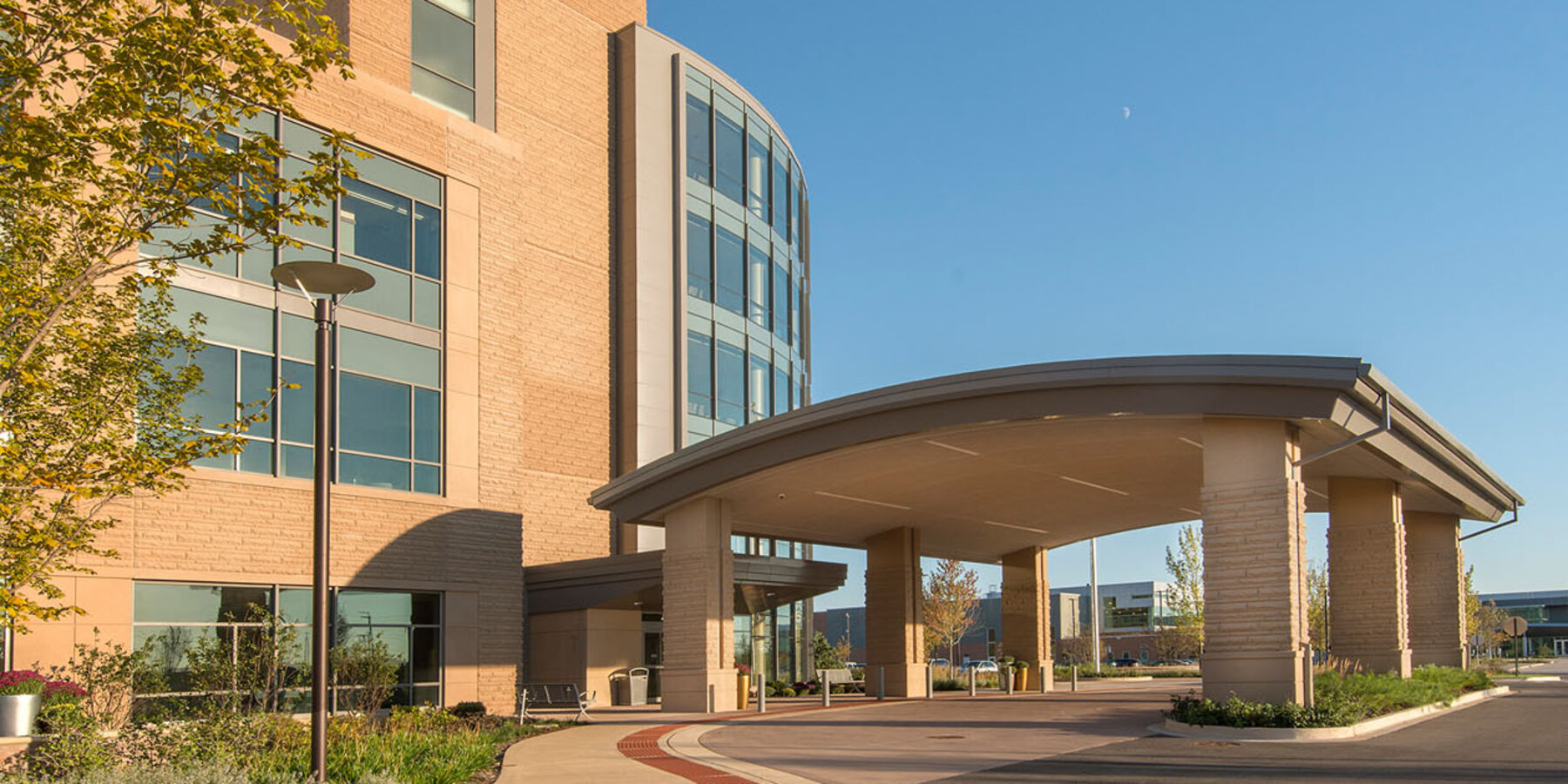 Chicago Medical Construction Company - Northwestern Huntley exterior front entrance