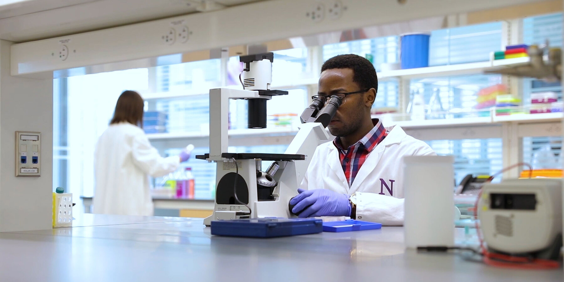 Science Lab Construction - Northwestern Simpson Querrey lab space