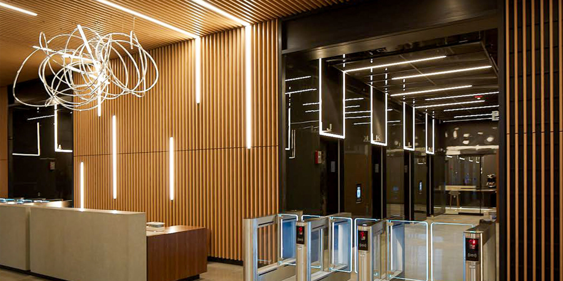 Award-Winning Office Construction Chicago - Gr33n interior lobby