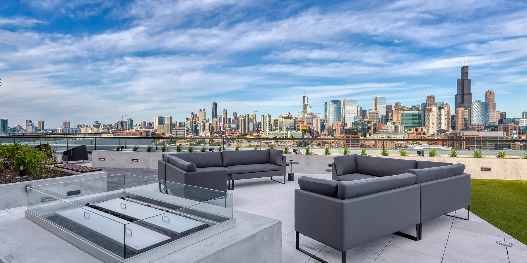 Chicago Science Lab Construction - Fulton Labs Fulton rooftop lounge