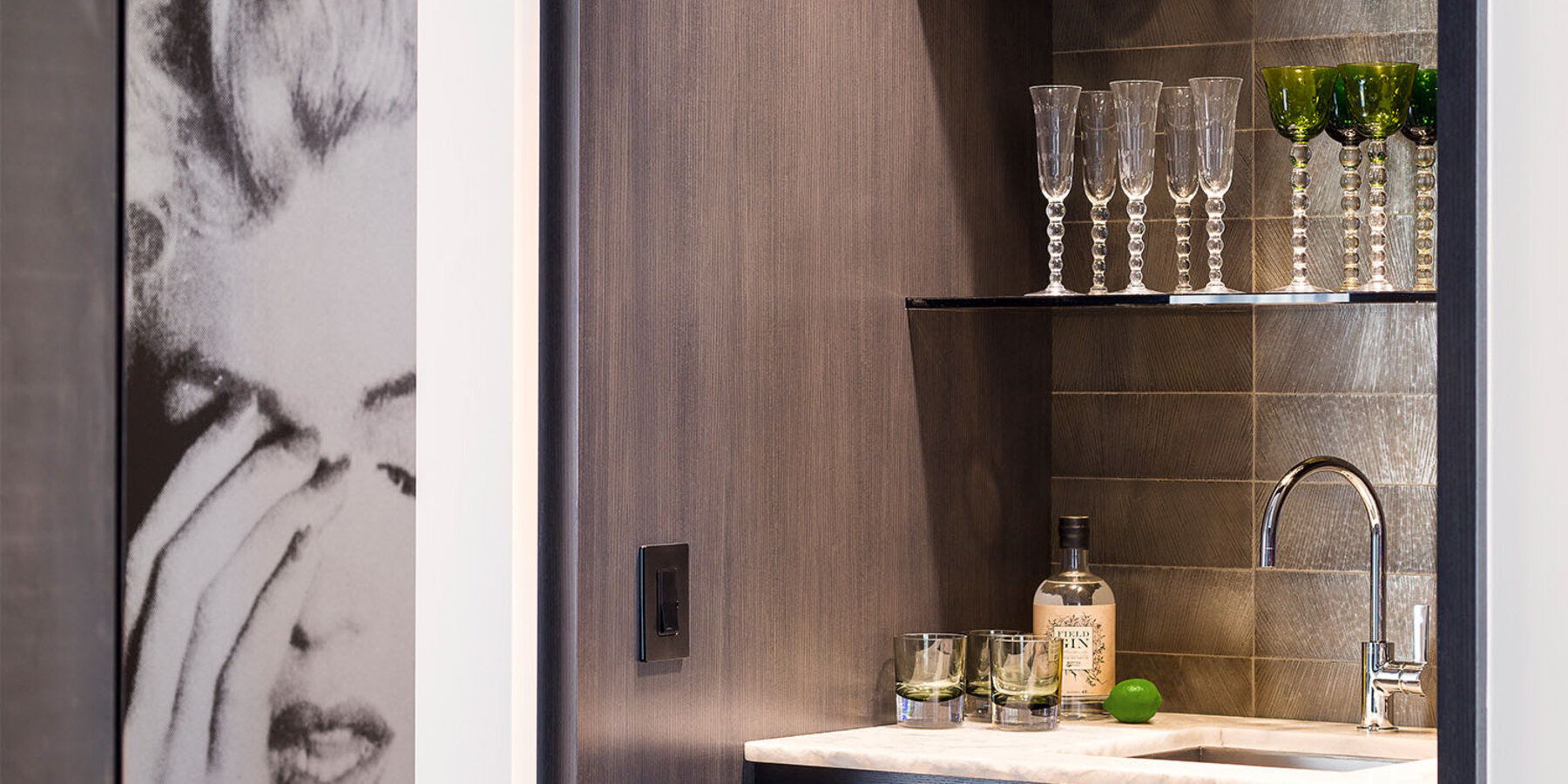 Chicago Luxury Home Builders - One Magnificent Mile living room built-in bar detail