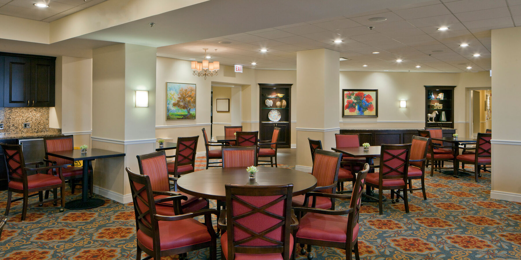Senior Living Construction - Presbyterian Homes Lake Forest dining room