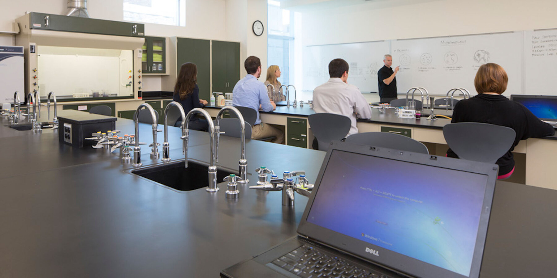 Campus Construction - Roosevelt University Renovation science lab