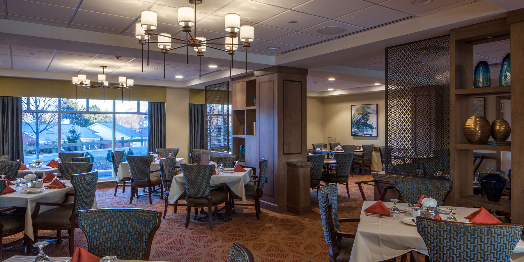 Chicago Senior Living Construction - Moorings Arlington Heights dining room