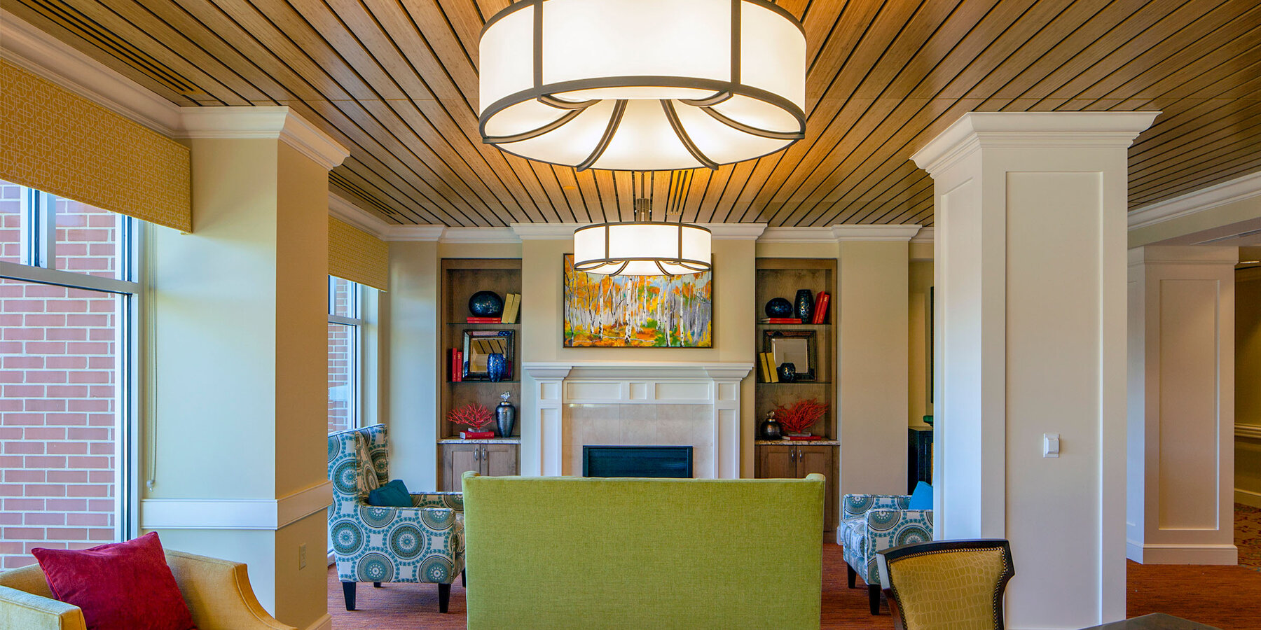 Chicago Senior Living Construction - Moorings Arlington Heights living room lounge area