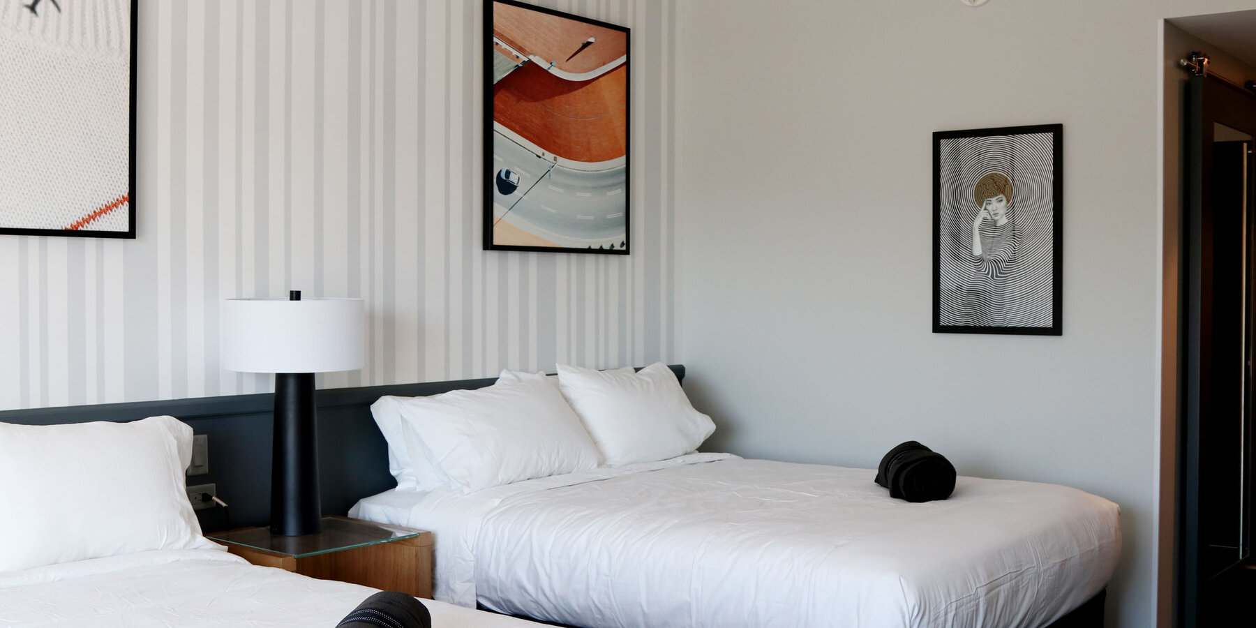 Chicago Hospitality Construction - Rose Hotel Rosemont guest room