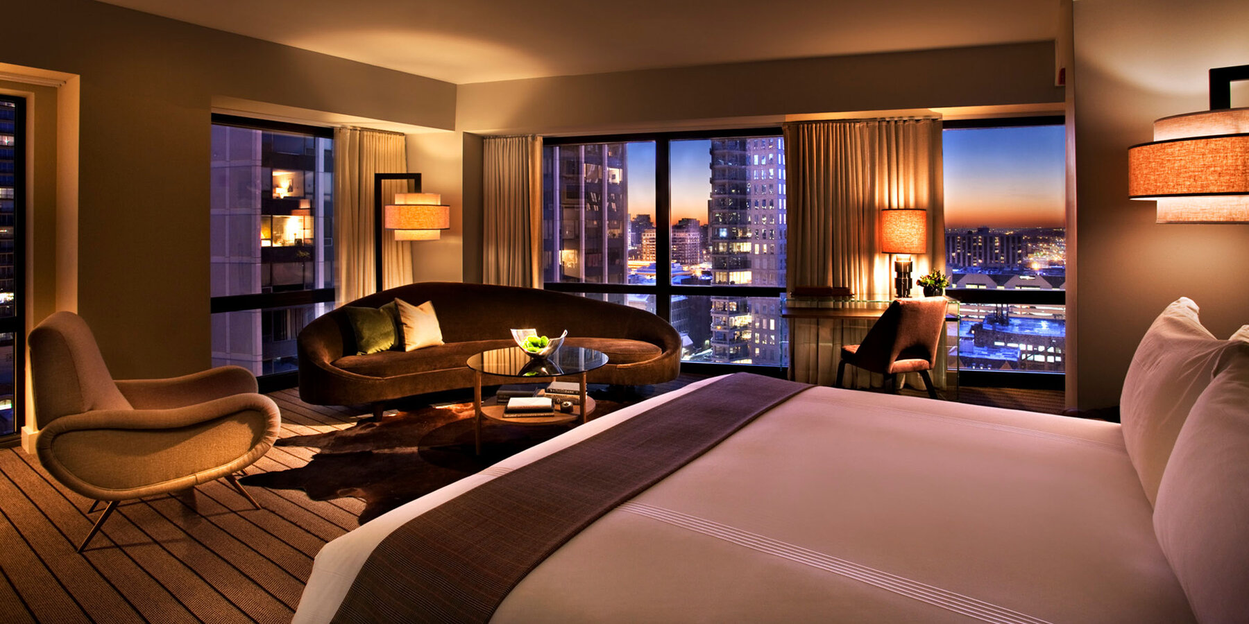 Luxury Hotel Construction | Thomspon Hotel Chicago corner king room