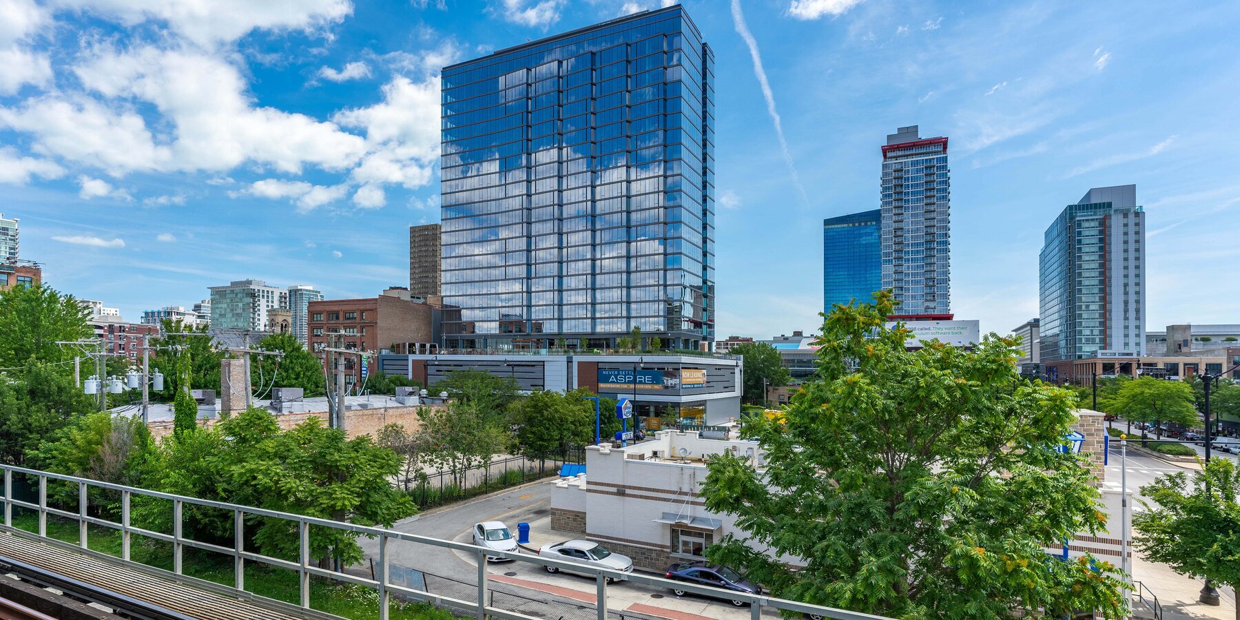 POWER CONSTRUCTION ASPIRE RESIDENCES MULTIFAMILY RESIDENCES CONDOMINIUMS RESIDENTIAL SOUTH LOOP CHICAGO 