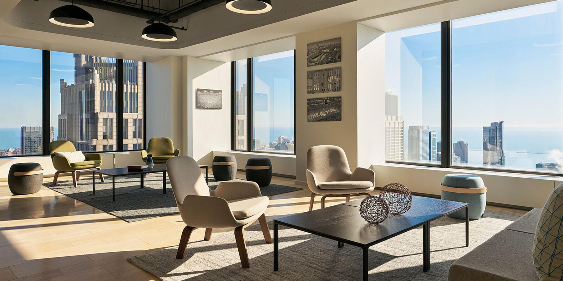 Chicago Office Construction - Tressler Willis Tower interior lounge space