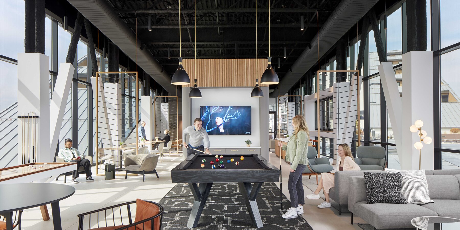 Triangle Square Amenity