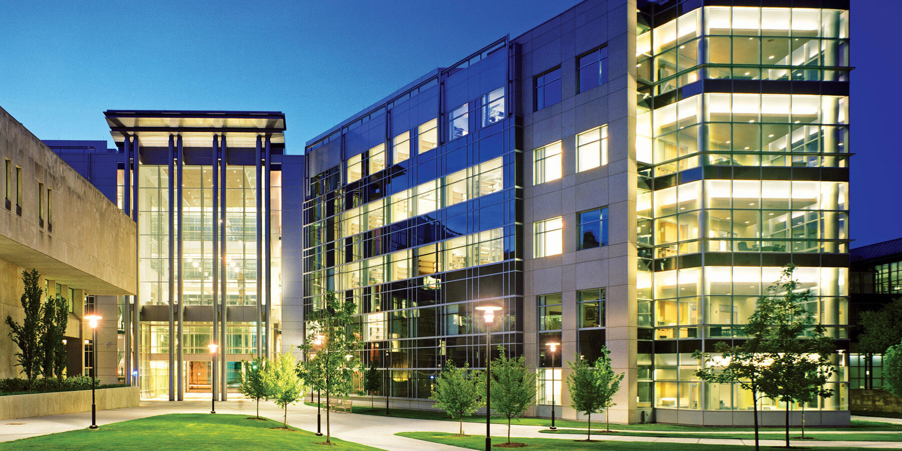 Life Sciences Construction - University of Chicago Gordon Center exterior entrance with curtainwall