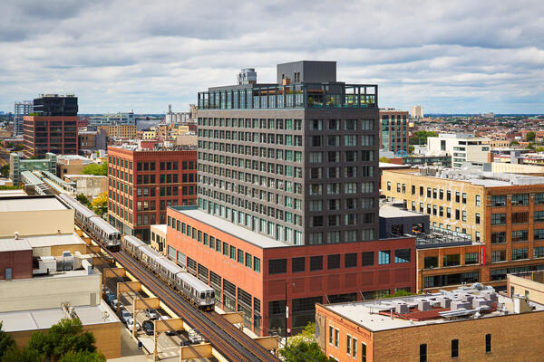 Boutique Hotel Construction - Hoxton Hotel Chicago exterior building