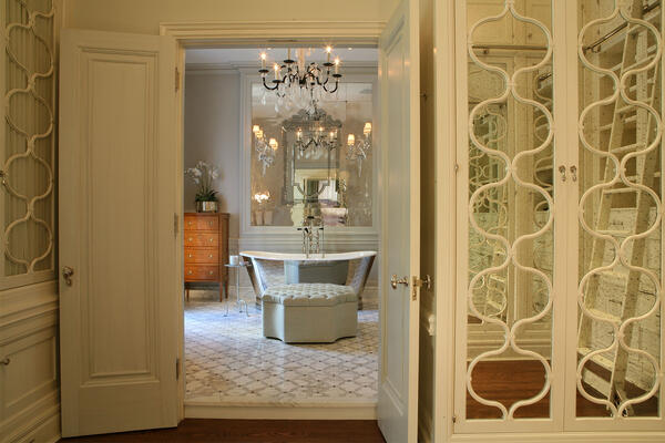 Chicago Historic Home Renovation - State Parkway Residence bathroom with tub