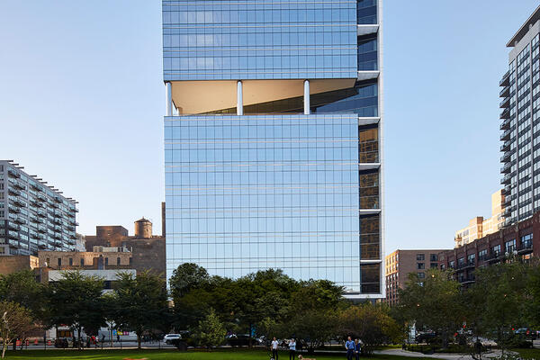 LEED Certified Office Construction Chicago - 625 W Adams exterior full building view