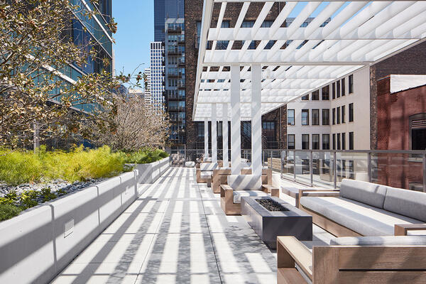 LEED Certified Office Construction Chicago - 625 W Adams exterior patio lounge space