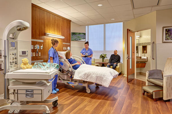 Medical and Healthcare Construction - Advocate Christ Hospital patient room with crib