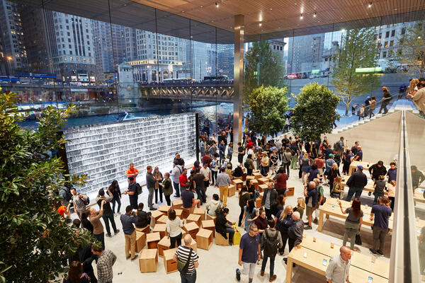 Luxury Retail Construction - Apple Store Michigan Avenue waterfront interior