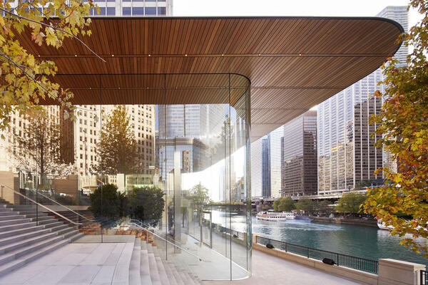 Luxury Retail Construction - Apple Store Michigan Avenue front entrance with glass detail