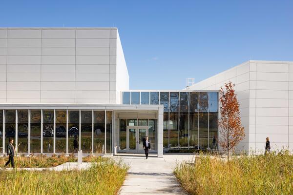 Argonne Long Beam Facility 