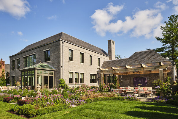 LRG - Elmhurst Residence