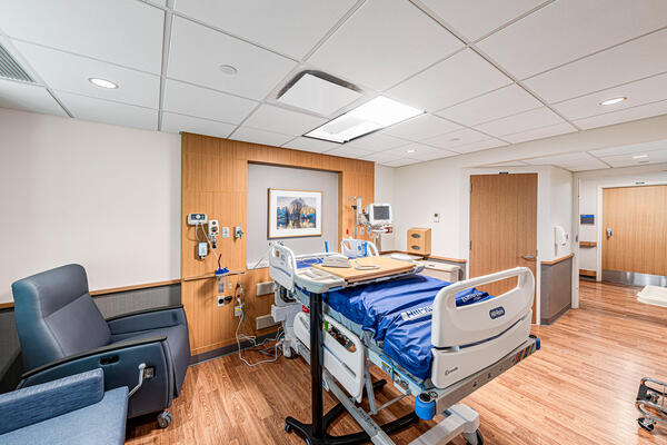 Hospital Renovations & Construction -  Northshore Evanston patient room