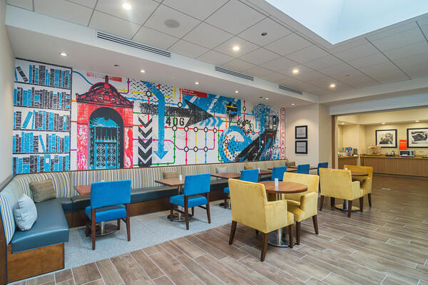 Hospitality Construction Companies - Hampton Inn Loyola  dining area