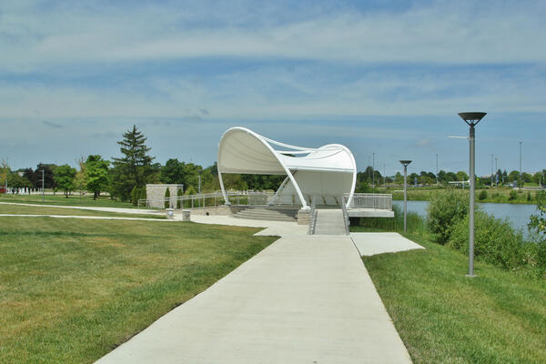 Higher education construction - Harper College campus amphiteater