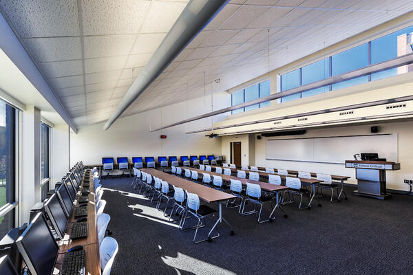 Higher education construction - Harper College campus classroom