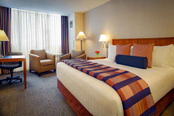 Hotel Construction & Renovation - Hyatt Regency O'Hare guest room