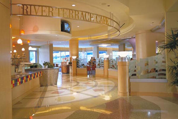 Hospitality Construction Services - Hyatt Hotels Chicago Rosemont lobby and cafe