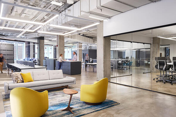 Chicago Office Construction - Kelloggs Merchandise Mart lounge collaborative space