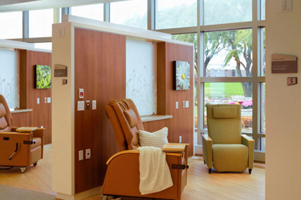 Healthcare Construction Solutions - Kishwaukee Cancer Center treatment cubicale area